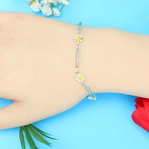 Chic & Stylish Bracelet – A Thoughtful Gift for Women and Girls, DYC1062 - Picture 4 of 9